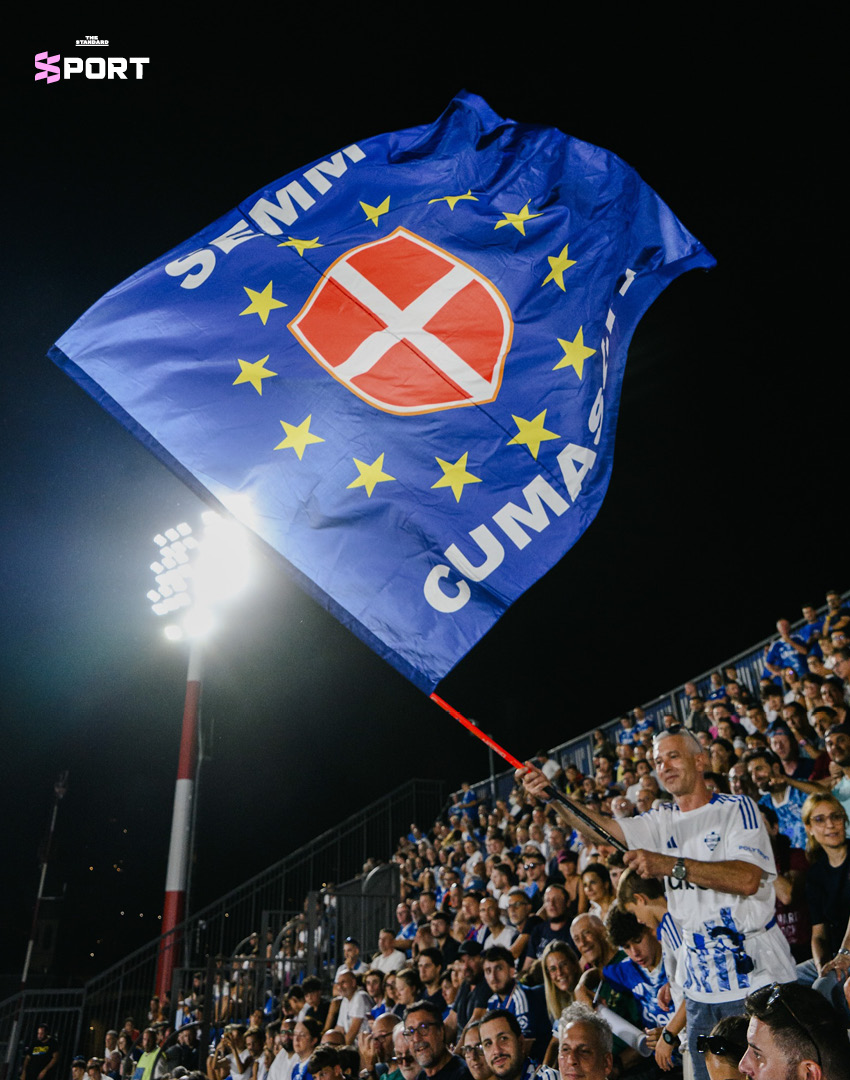 ภาพมุมสูงของ Stadio Giuseppe Sinigaglia สนามเหย้าของสโมสรโคโม ริมทะเลสาบ 1