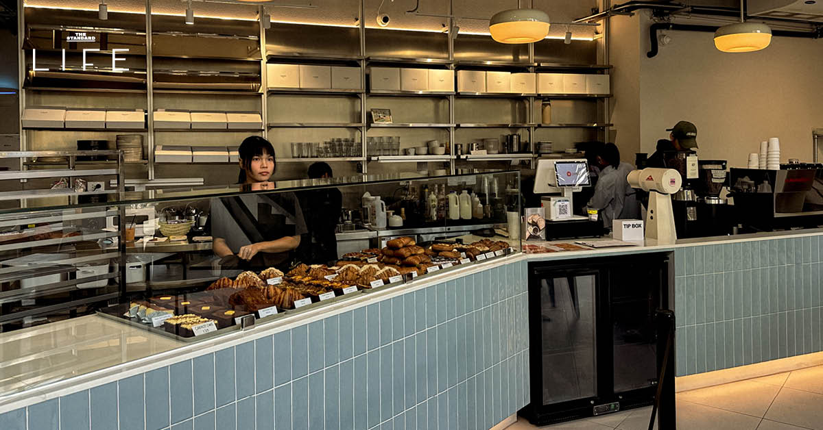 ภาพขนมเบเกอรีครัวซองต์และเดนิชหลากหลายชนิดในร้าน CRENN Bakery สาขาเอกมัย