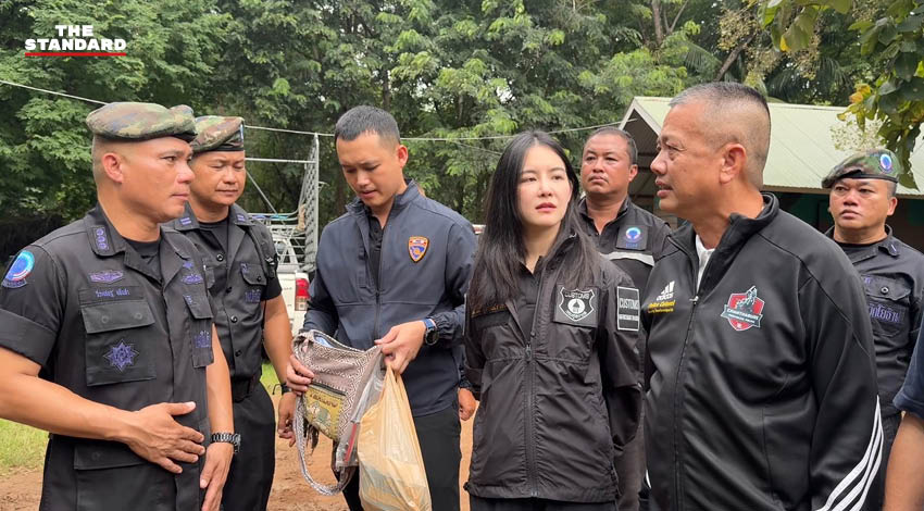 เจ้าหน้าที่กรมศุลกากรแถลงข่าวพร้อมของกลางบุหรี่เถื่อนจำนวนมากที่ยึดได้ 4