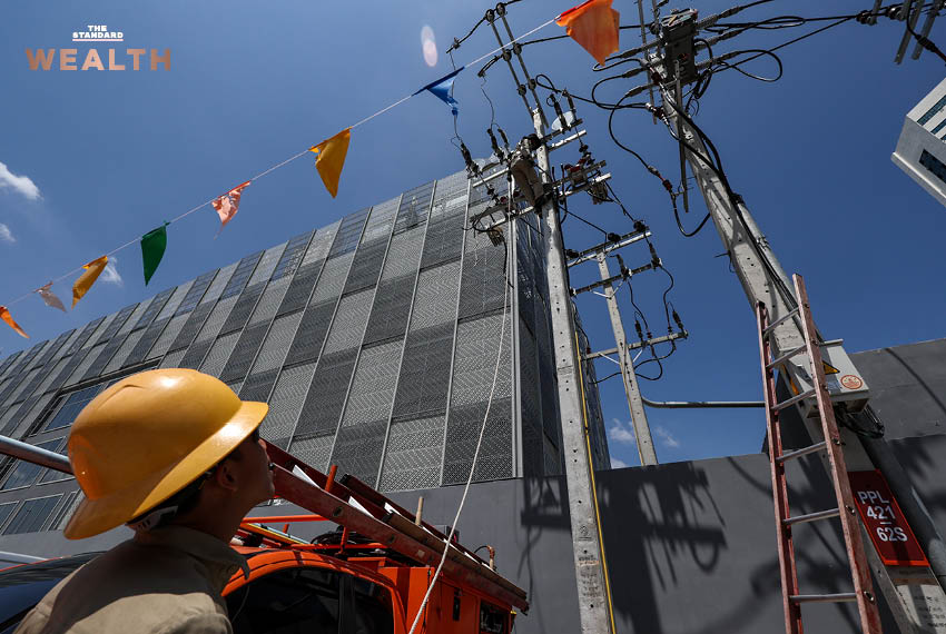 ภาพกราฟิกแสดง Data Center และข้อความเกี่ยวกับปัญหา Ghost Demand ที่ประเทศต้องแบกรับ 5