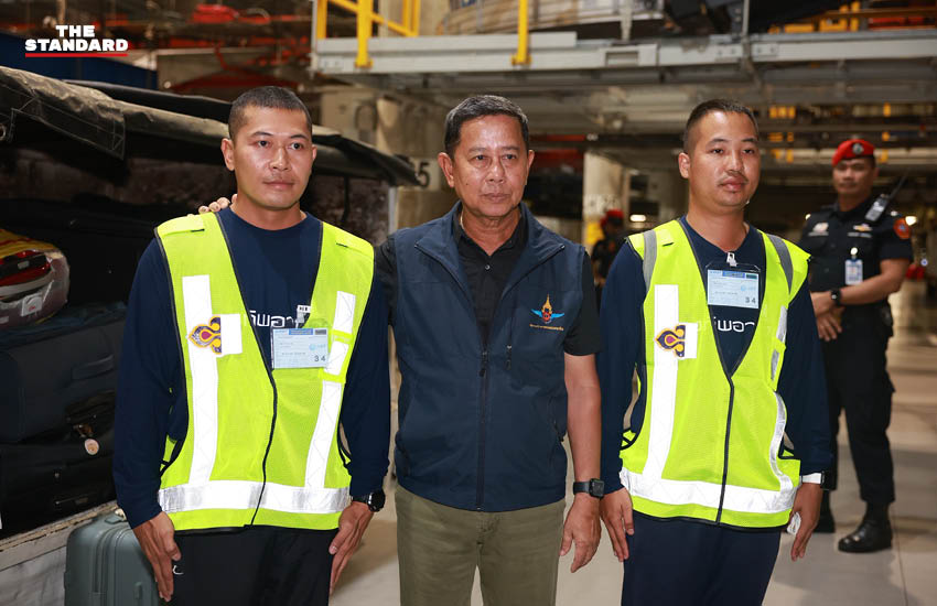 พลโท อดุลย์ บุญธรรมเจริญ รัฐมนตรีว่าการกระทรวงกลาโหม ลงพื้นที่ท่าอากาศยานสุวรรณภูมิ ตรวจเยี่ยมกำลังพลและติดตามการจัดการสัมภาระตกค้าง 2