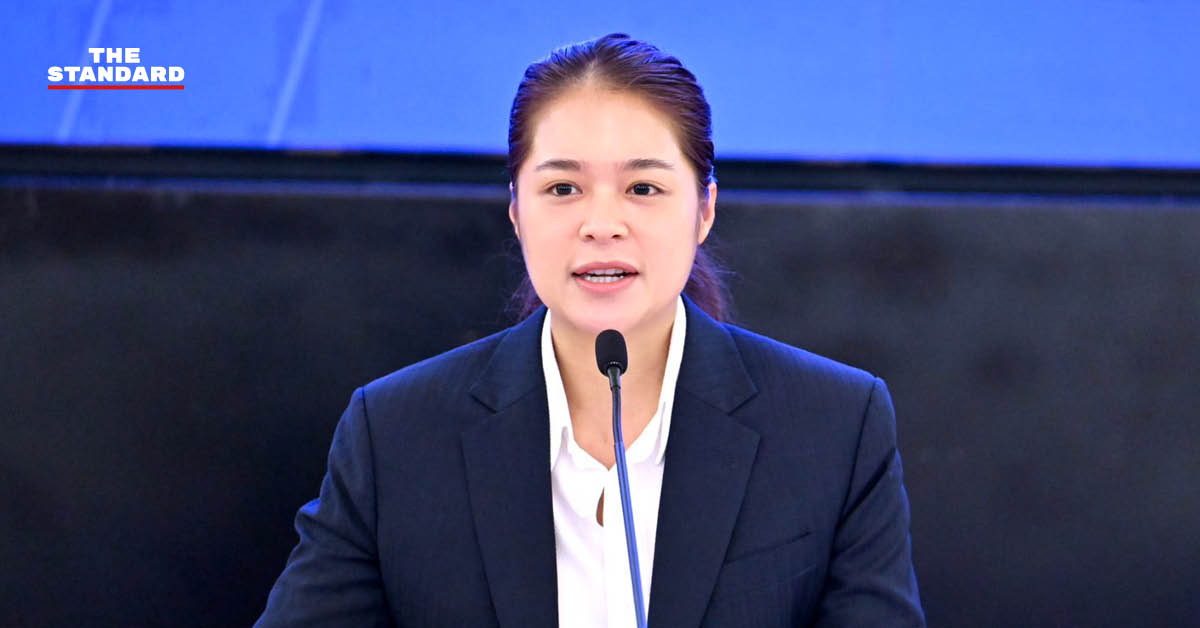 แพทย์กำลังตรวจผู้ป่วยในคลินิกหรือโรงพยาบาล