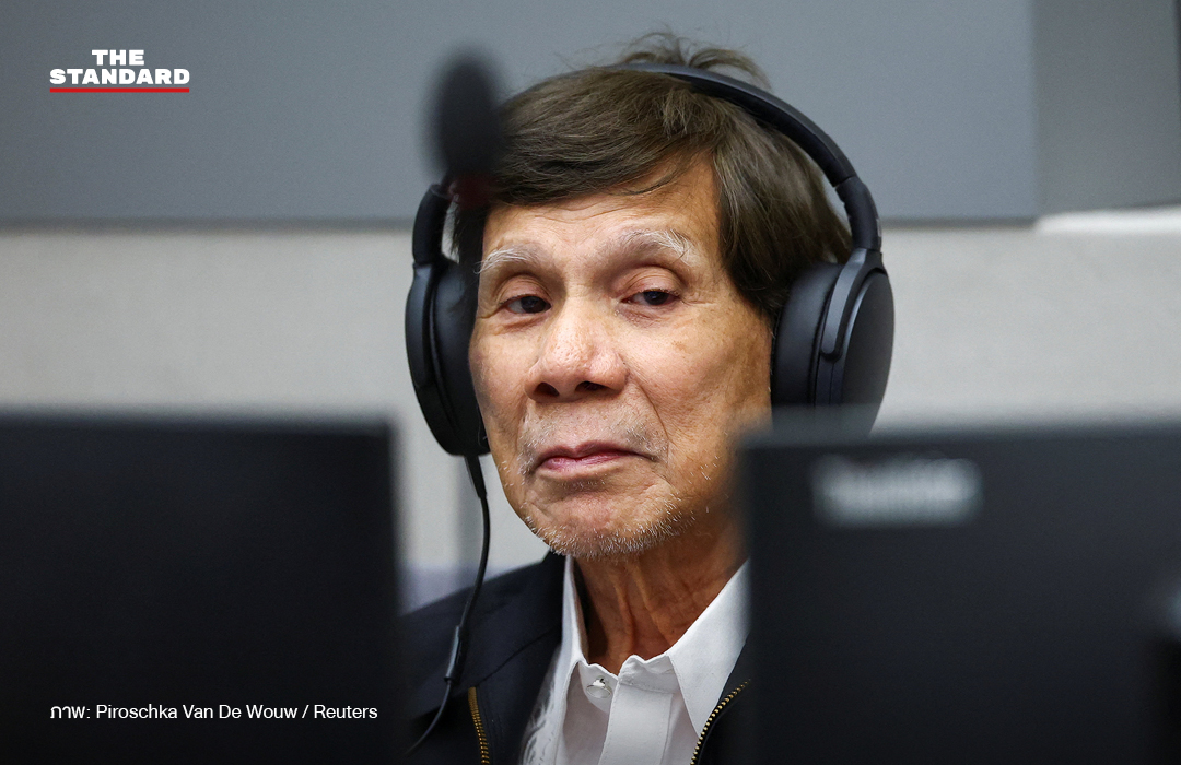 โรดริโก ดูเตอร์เต อดีตประธานาธิบดีฟิลิปปินส์ สวมสูทสีเข้มปรากฏตัวในศาล ICC 2