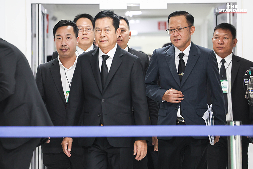 ประธาน กกต. ณรงค์ กลั่นวาริณ แถลงข่าวต่อสื่อมวลชน 2