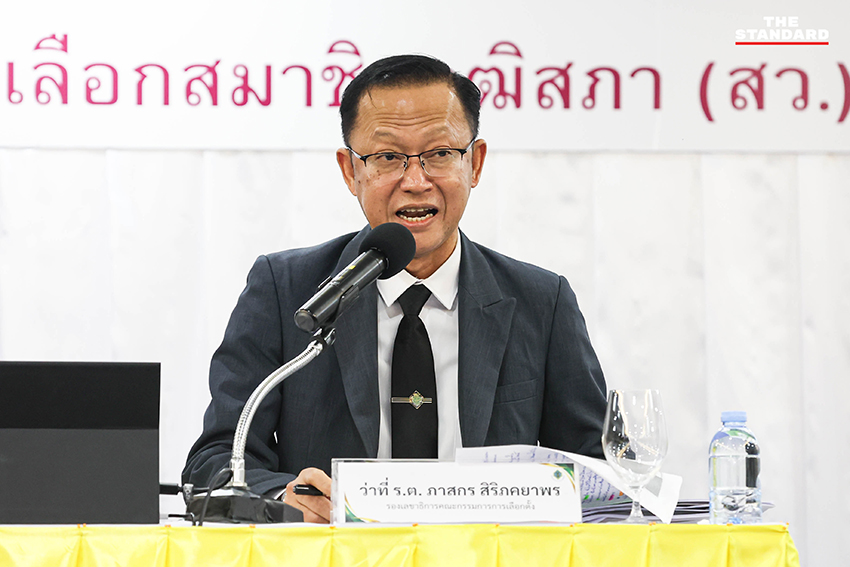 ประธาน กกต. ณรงค์ กลั่นวาริณ แถลงข่าวต่อสื่อมวลชน 5