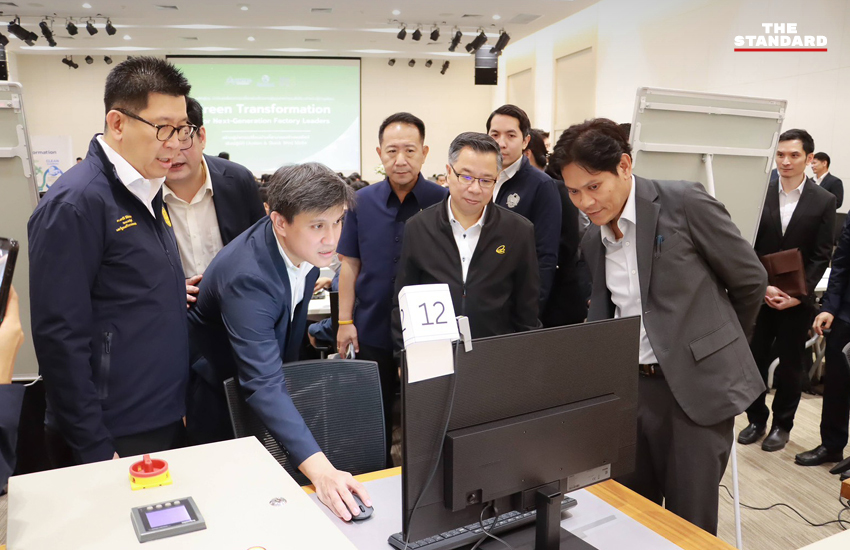 เอกนิติ นิติทัณฑ์ประภาศ รองนายกรัฐมนตรีและรัฐมนตรีว่าการกระทรวงการคลัง เยี่ยมชมสถาบัน SIMTEC 3