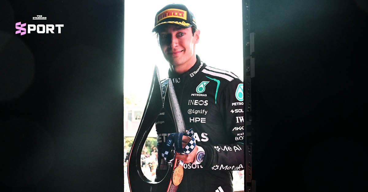 จอร์จ รัสเซลล์ นักแข่ง F1 กำลังฉลองชัยชนะในการแข่งขันอาเซอร์ไบจาน กรังด์ปรีซ์