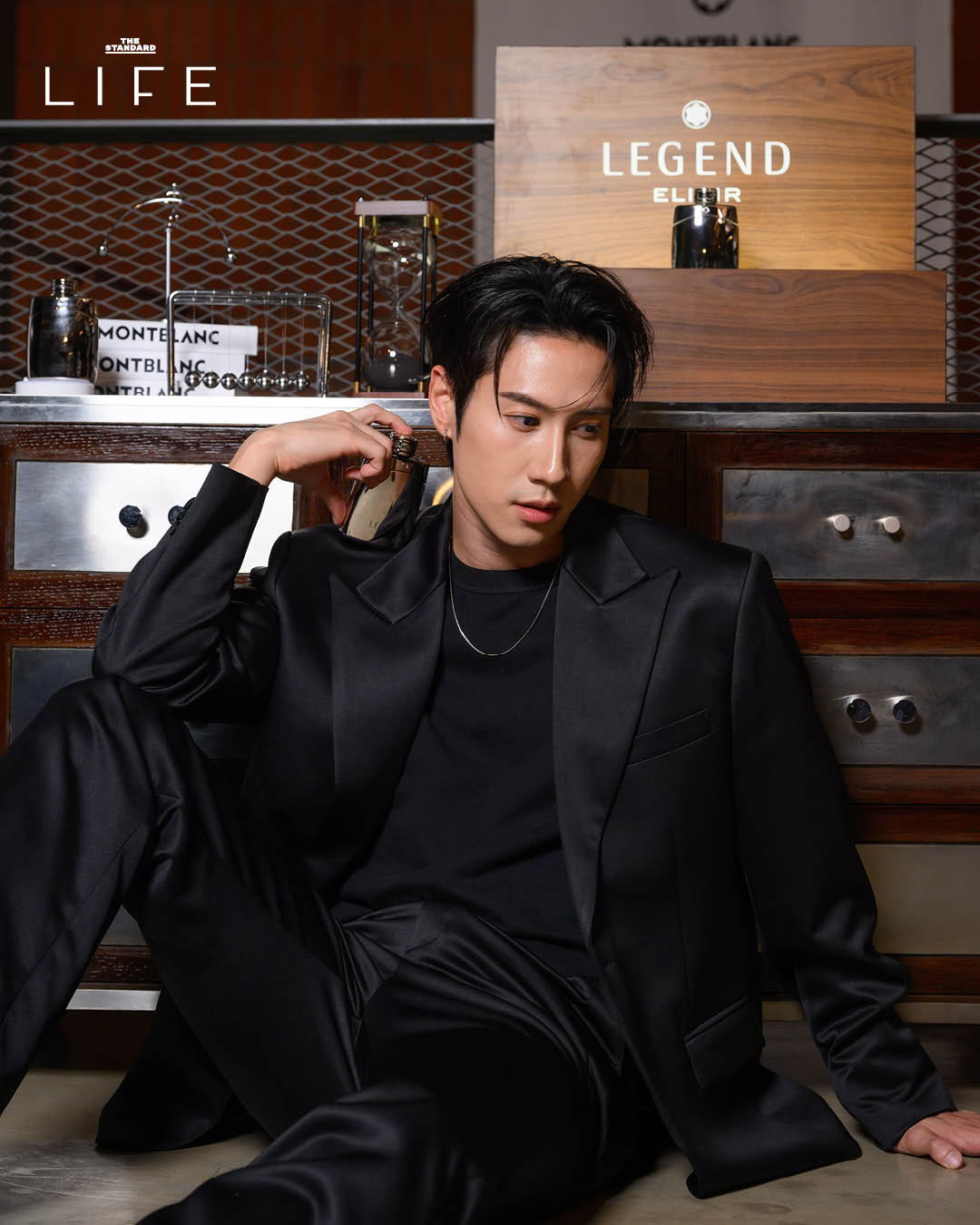 ภาพ เกรท สพล และ ไบร์ท รพีพงศ์ ถ่ายคู่กับน้ำหอม Montblanc Legend Elixir 5