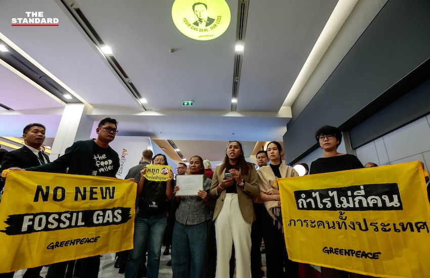 นักรณรงค์กรีนพีซกางป้ายผ้า ‘YOUR GAS DEAL, OUR LOSS’ ประท้วงหน้างาน Gastech Bangkok 2026 3