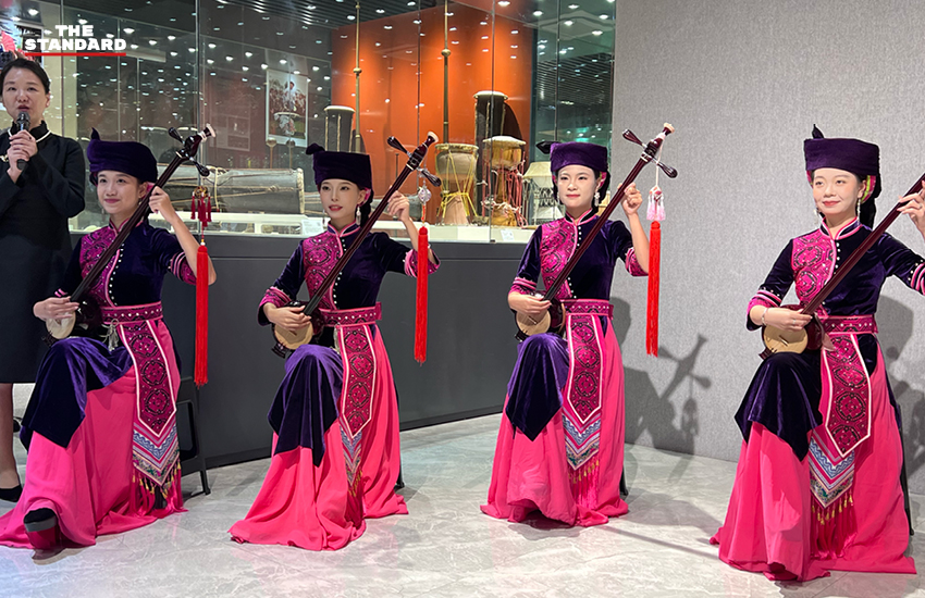 ภาพการแสดงดนตรีพื้นเมืองของชนเผ่าจ้วงในงานแลกเปลี่ยนวัฒนธรรมที่กว่างซีจ้วง 1