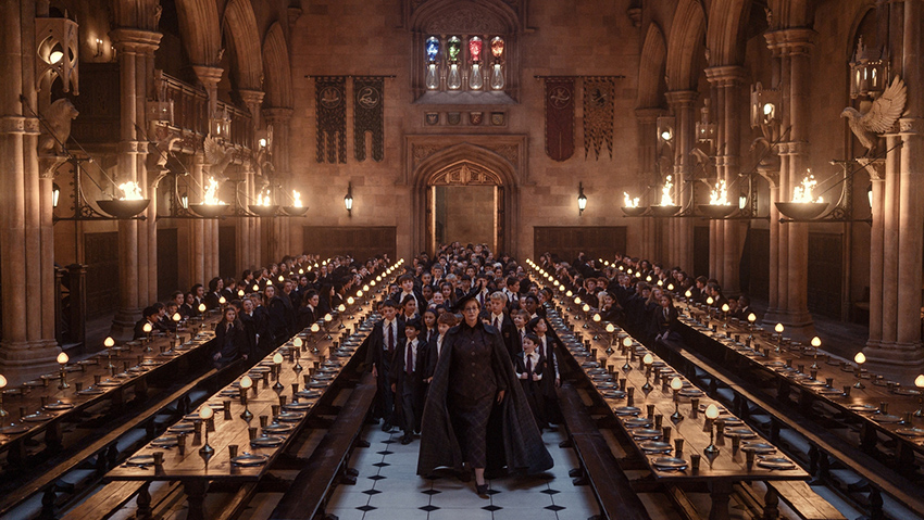 ภาพจากซีรีส์ Harry Potter and the Philosopher’s Stone แสดงโลกเวทมนตร์ 6