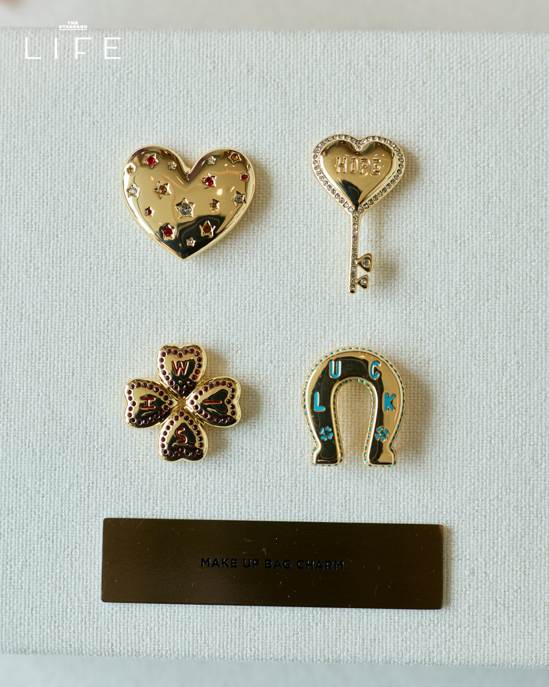 ภาพพาเลตต์แต่งหน้า HOURGLASS x Lauren Rubinski ลิมิเต็ดเอดิชัน ที่มีดีไซน์จิวเวลรีสวยงาม 5