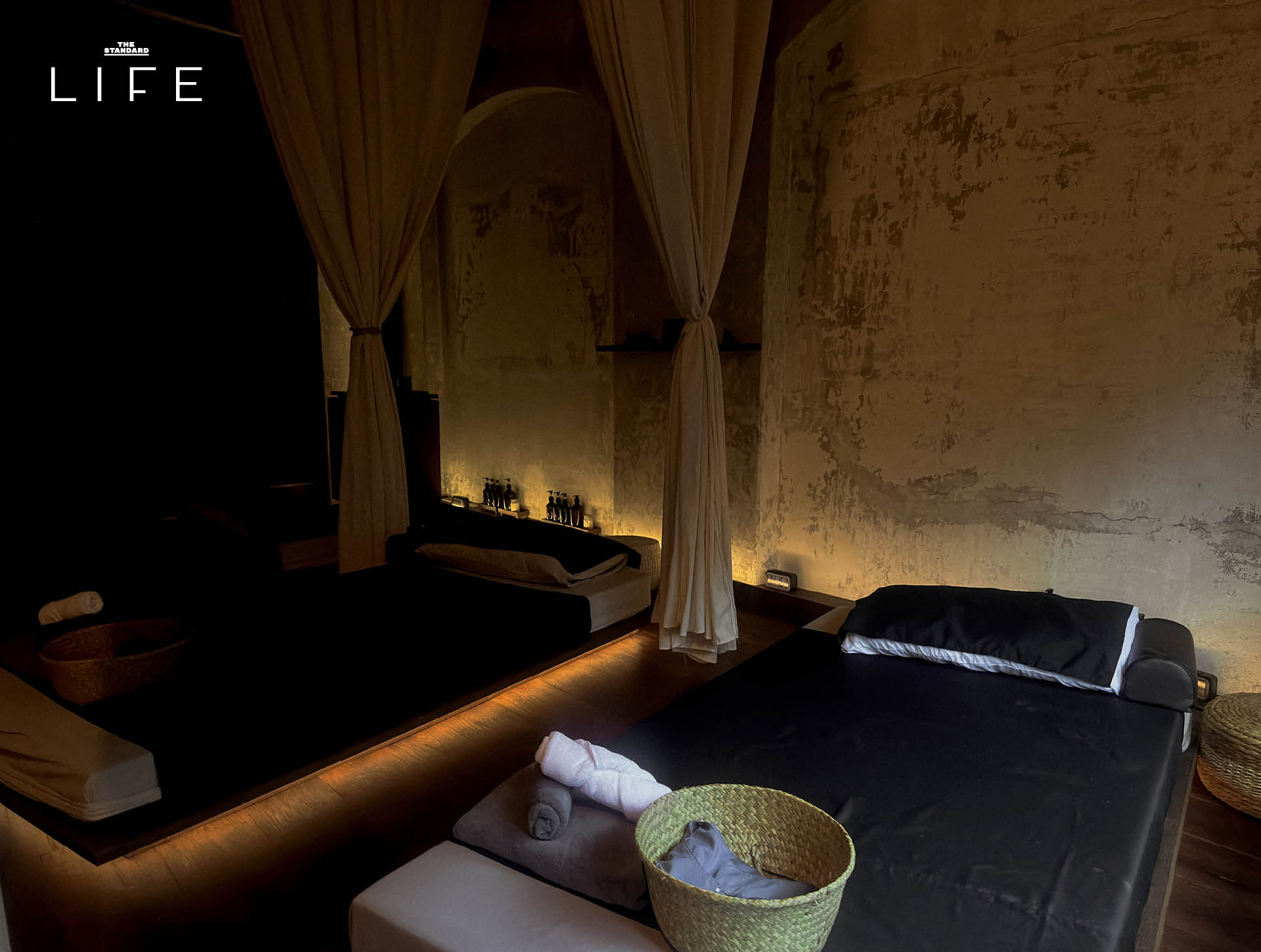 ภาพบรรยากาศร้านลมลม สาขาบางขุนพรหม ซึ่งเป็นร้านนวดและบาร์น้ำชาในบ้านเก่า 7