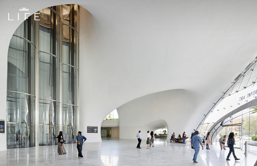 ภาพอาคาร Lucas Museum of Narrative Art ที่ลอสแอนเจลิส ซึ่งมีรูปทรงคล้ายก้อนเมฆหรือยานอวกาศ 5