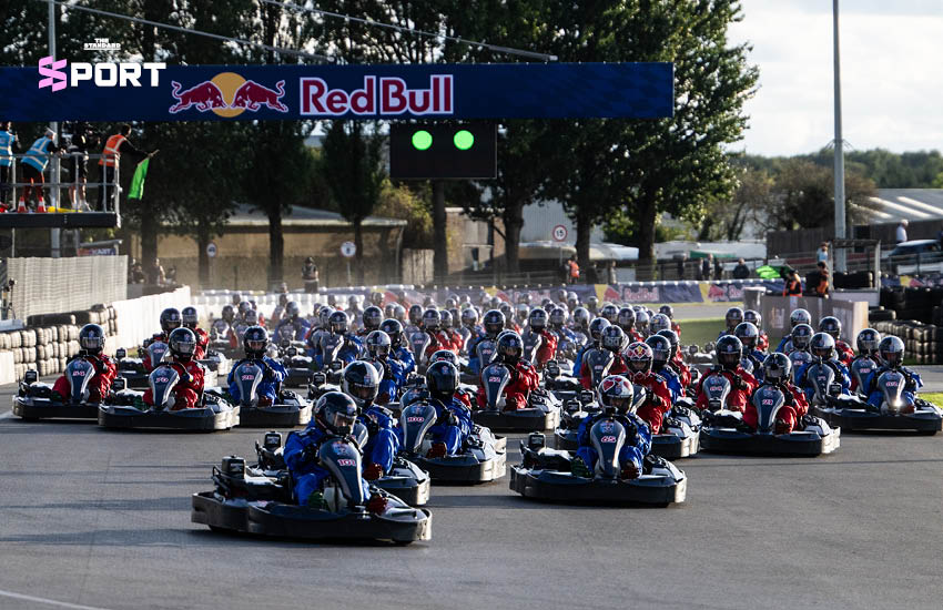 แม็กซ์ เวอร์สแตพเพน นักขับ F1 กำลังขับโกคาร์ตในการแข่งขัน Max vs 100 3