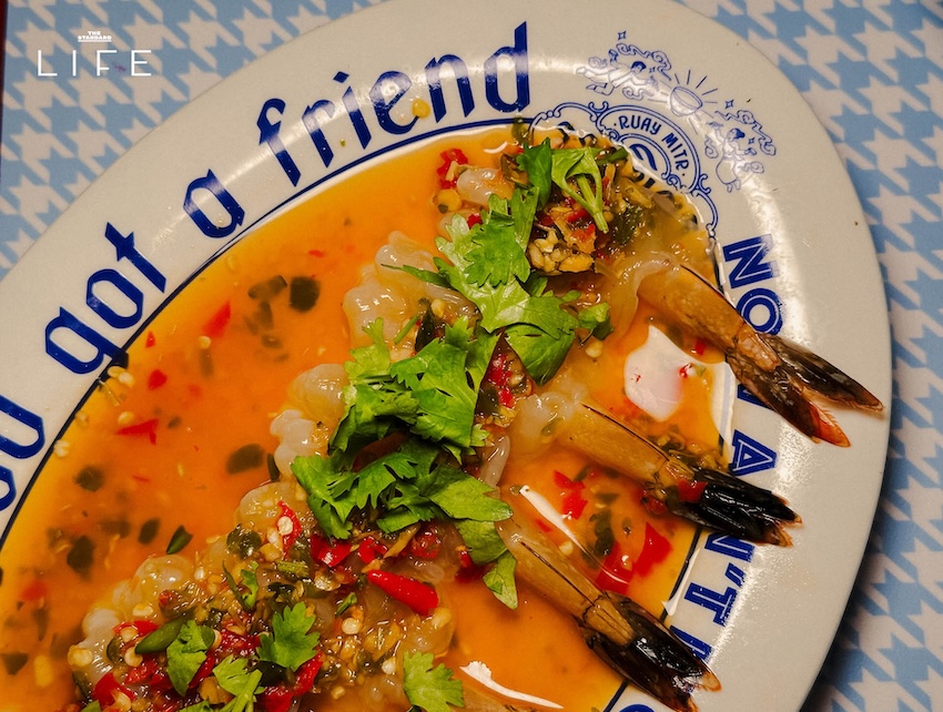 ภาพบรรยากาศร้าน Mitr Street ย่านท่าเตียน มองเห็นวิววัดโพธิ์ 14