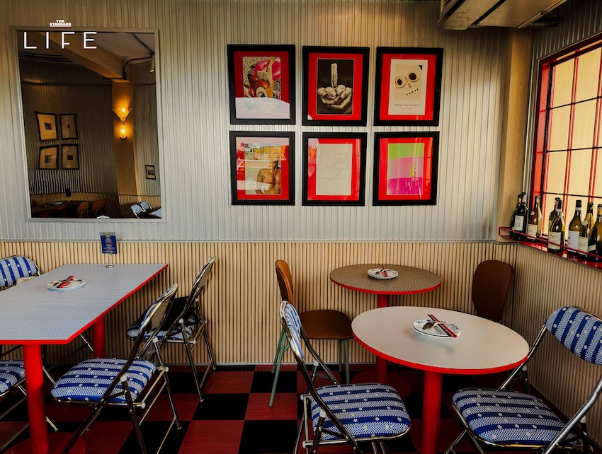 ภาพบรรยากาศร้าน Mitr Street ย่านท่าเตียน มองเห็นวิววัดโพธิ์ 3
