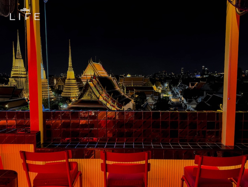 ภาพบรรยากาศร้าน Mitr Street ย่านท่าเตียน มองเห็นวิววัดโพธิ์ 9