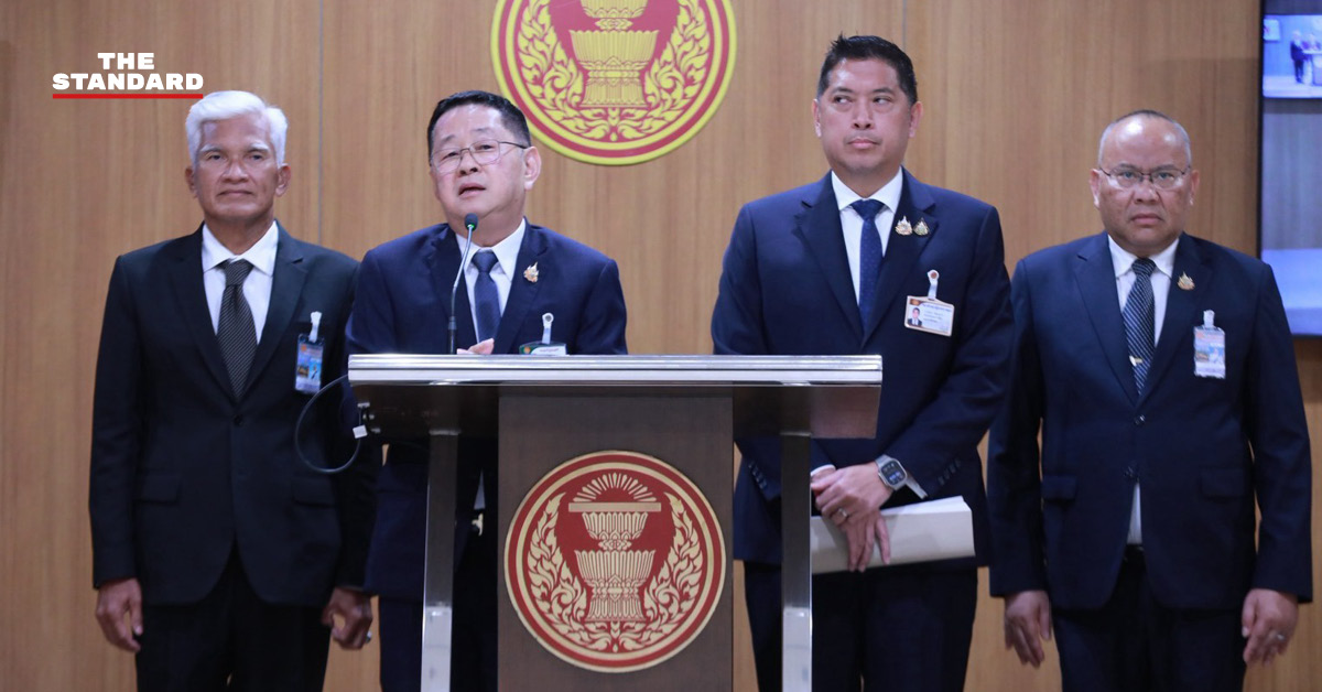 ประเสริฐ จันทรรวงทอง รัฐมนตรีว่าการกระทรวงศึกษาธิการ (ศธ.) และ นิกร โสม รัฐมนตรีว่าการกระทรวงการพัฒนาสังคมและความมั่นคงของมนุษย์ (พม.) ร่วมแถลงข่าวความร่วมมือ