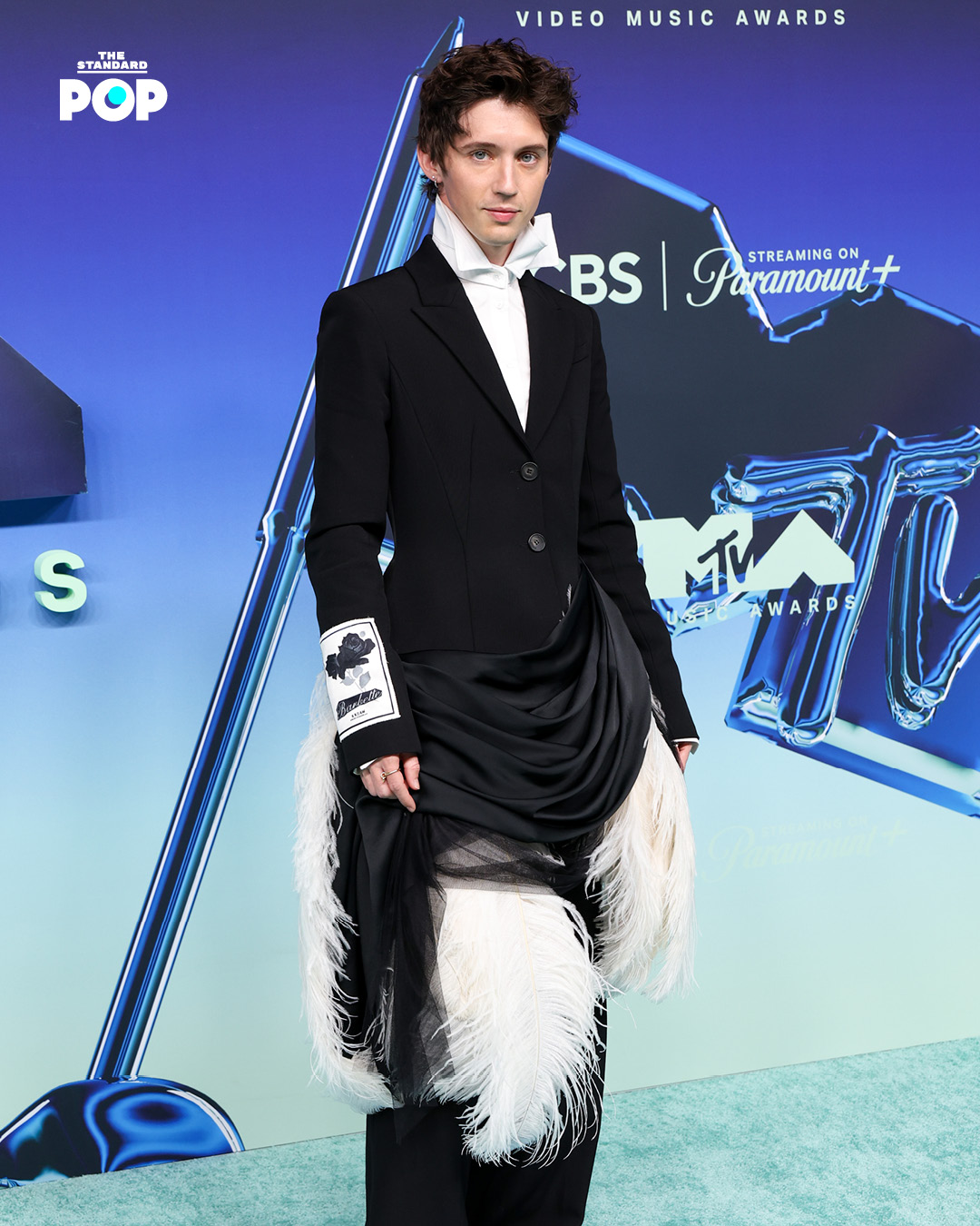 ศิลปินดังเดินพรมเทอร์ควอยซ์ในงาน MTV Video Music Awards 2026 2