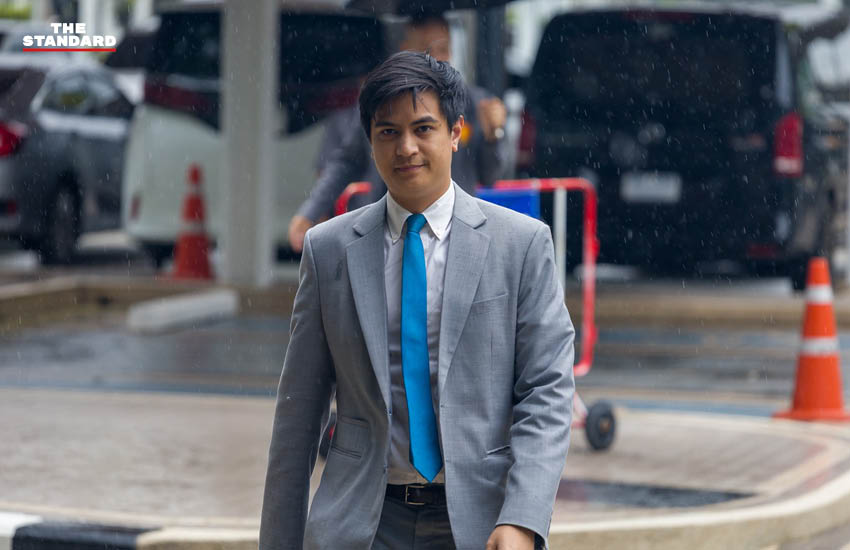 ณัฐพงษ์และพริษฐ์ยื่นเอกสารหลักฐานต่อเจ้าหน้าที่ ป.ป.ช. เพื่อตรวจสอบ กกต. กรณีเลือก สว. 2