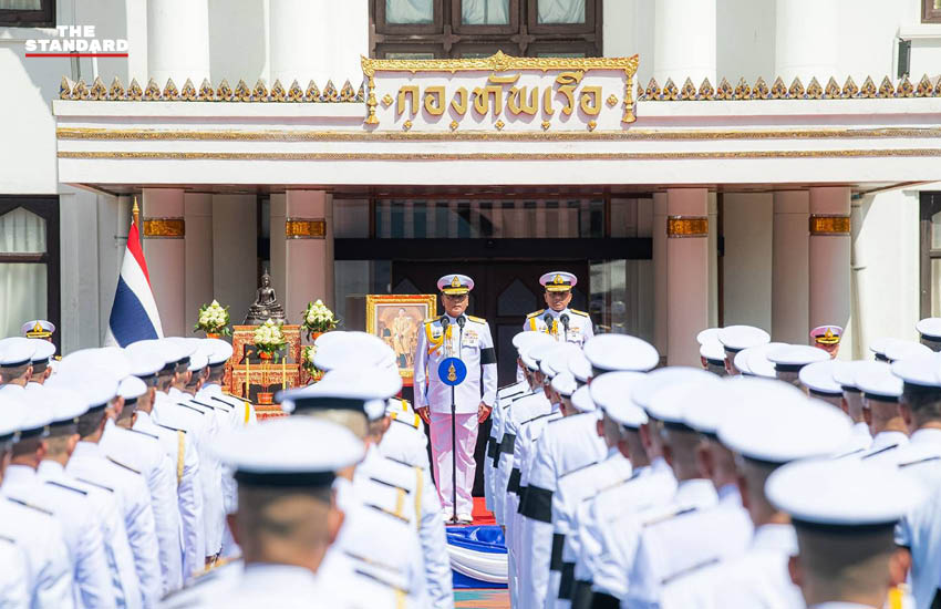 พล.ร.อ. นเรศ วงศ์ตระกูล ผู้บัญชาการทหารเรือคนใหม่ ในพิธีรับมอบหน้าที่ 2