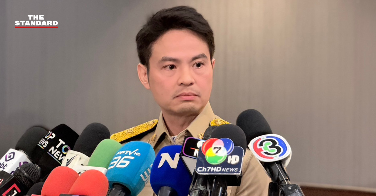 ภราดร ปริศนานันทกุล รัฐมนตรีประจำสำนักนายกรัฐมนตรี แถลงข่าวเรื่องการเยียวยาน้ำท่วม