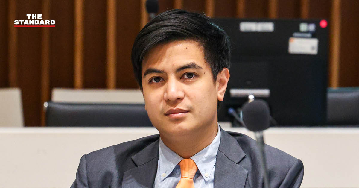 ภาพ พริษฐ์ วัชรสินธุ รองหัวหน้าพรรคประชาชน ในฐานะประธานวิปฝ่ายค้าน
