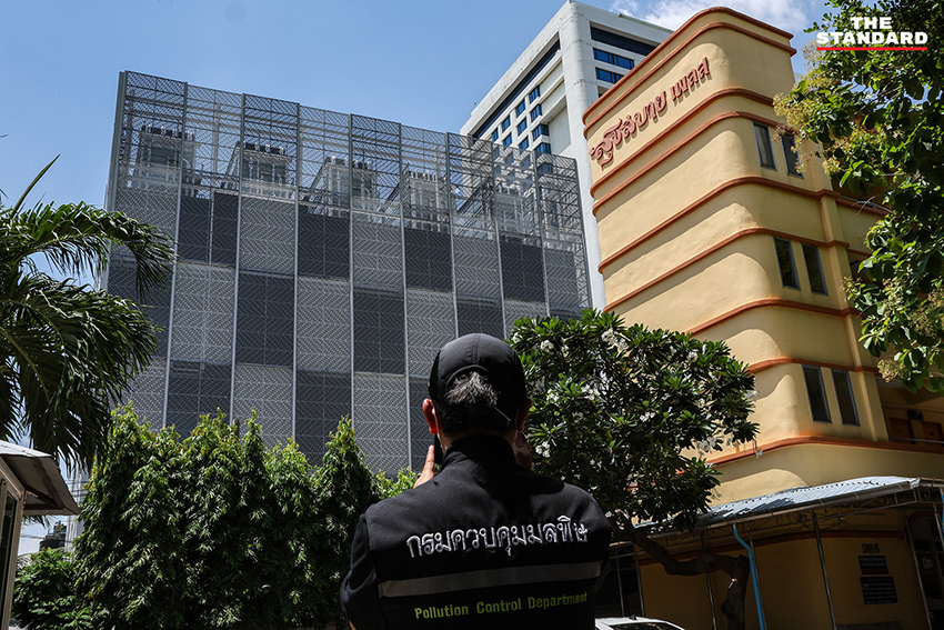 เจ้าหน้าที่กรมควบคุมมลพิษกำลังตรวจสอบพื้นที่ Data Center ย่านพระราม 9 2