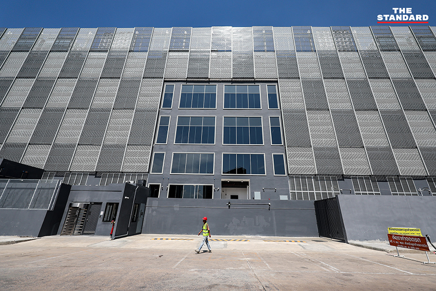 เจ้าหน้าที่กรมควบคุมมลพิษกำลังตรวจสอบพื้นที่ Data Center ย่านพระราม 9 3