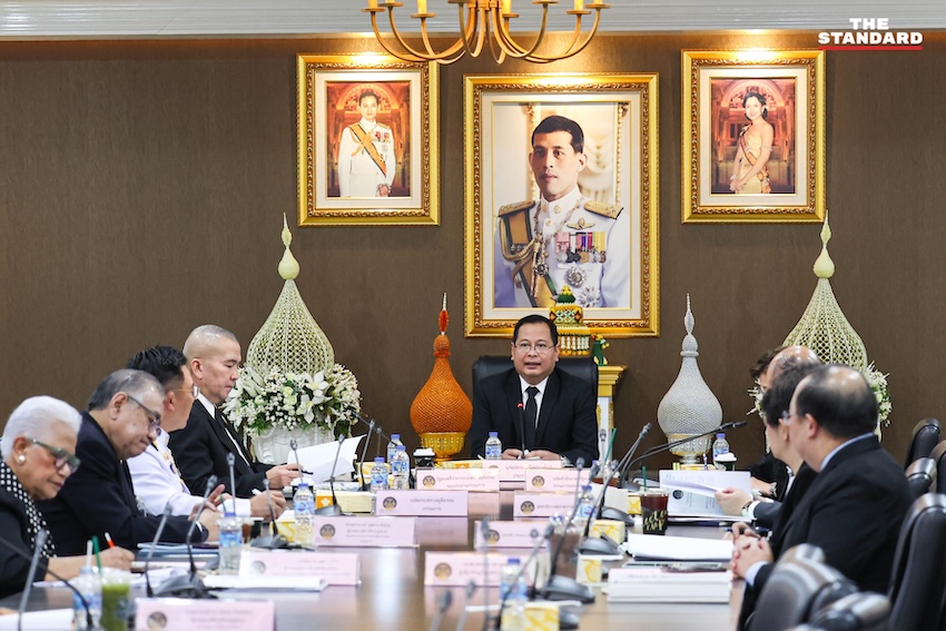 ภาพการประชุมคณะกรรมการสร้างเสริมสังคมสันติสุข นำโดย ปกรณ์ นิลประพันธ์ ที่ทำเนียบรัฐบาล 1