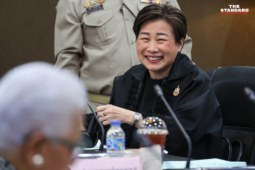 ภาพการประชุมคณะกรรมการสร้างเสริมสังคมสันติสุข นำโดย ปกรณ์ นิลประพันธ์ ที่ทำเนียบรัฐบาล 10