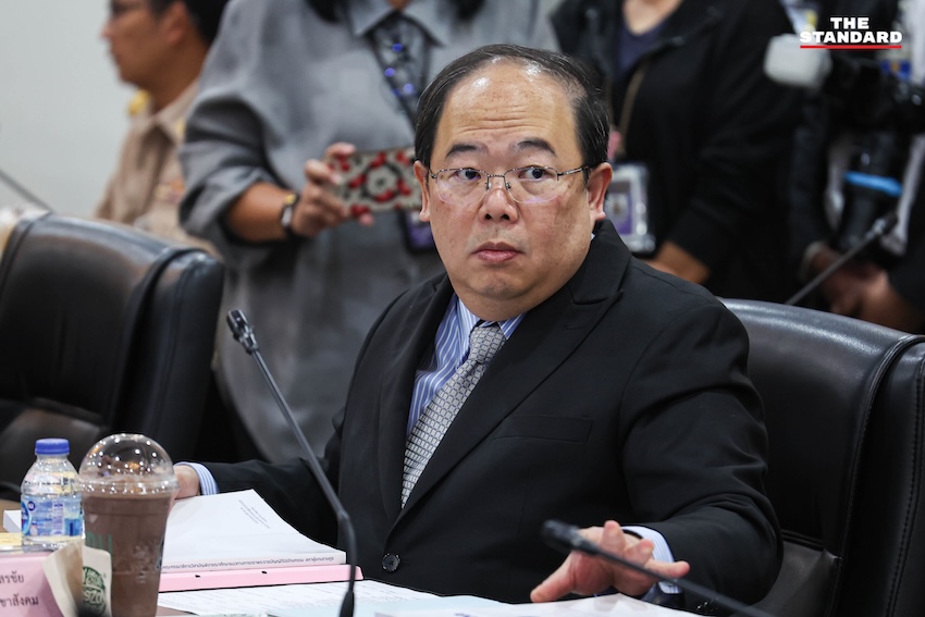 ภาพการประชุมคณะกรรมการสร้างเสริมสังคมสันติสุข นำโดย ปกรณ์ นิลประพันธ์ ที่ทำเนียบรัฐบาล 5