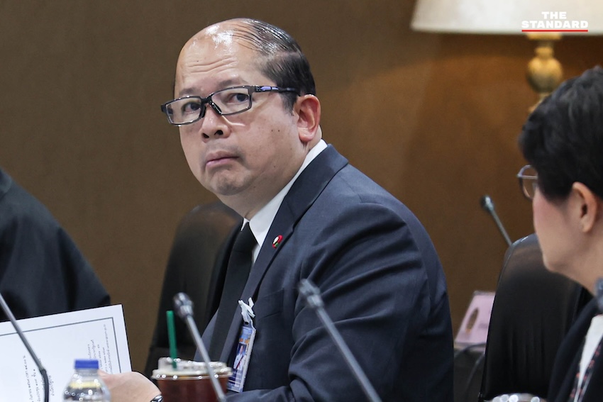ภาพการประชุมคณะกรรมการสร้างเสริมสังคมสันติสุข นำโดย ปกรณ์ นิลประพันธ์ ที่ทำเนียบรัฐบาล 8