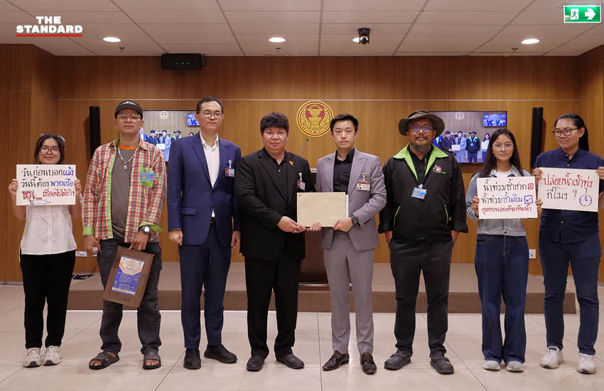 สส.พรรคประชาชนรับหนังสือร้องเรียนจากประชาชนผู้ประสบภัยน้ำท่วม 4