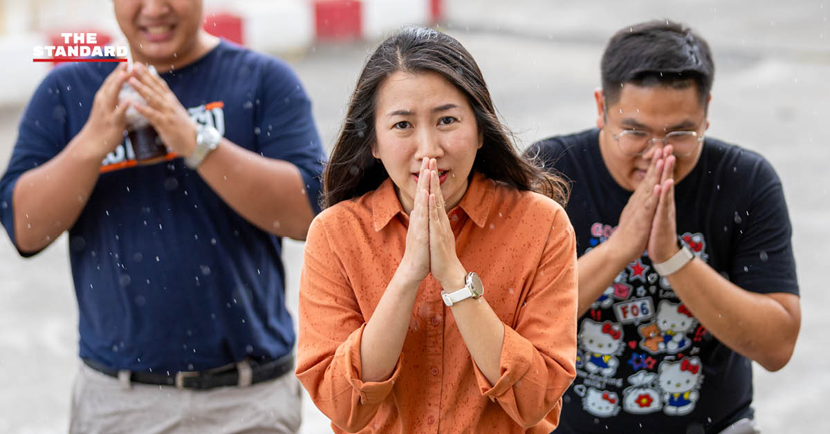 เพชรรัตน์ ใหม่ชมภู สส.เชียงใหม่ แถลงข่าวที่สถานีตำรวจภูธรช้างเผือก