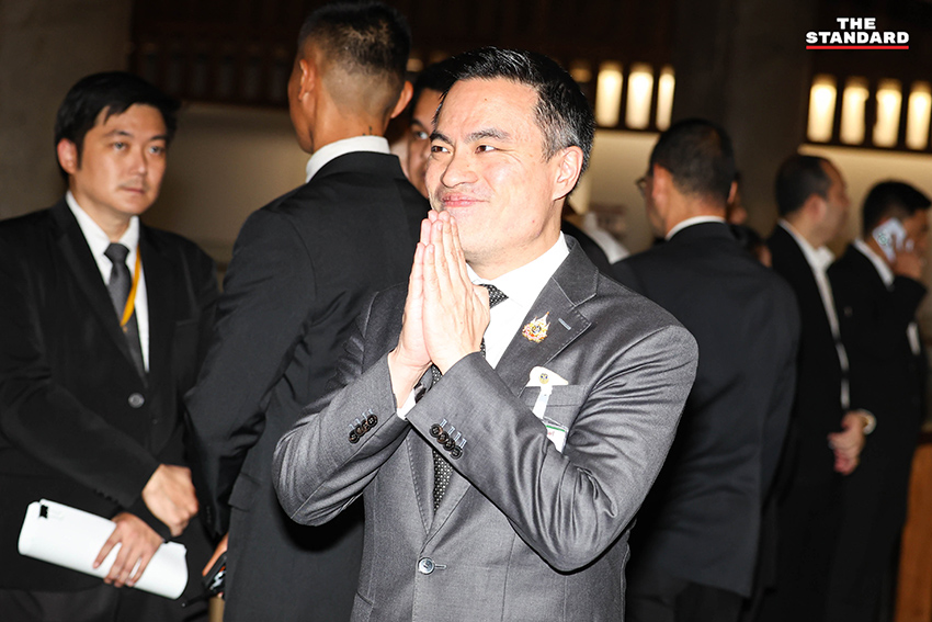 พิพัฒน์ รัชกิจประการ รองนายกรัฐมนตรี เป็นประธานการประชุมคณะรัฐมนตรี 11