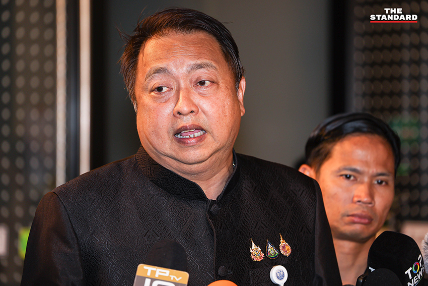 พิพัฒน์ รัชกิจประการ รองนายกรัฐมนตรี เป็นประธานการประชุมคณะรัฐมนตรี 8