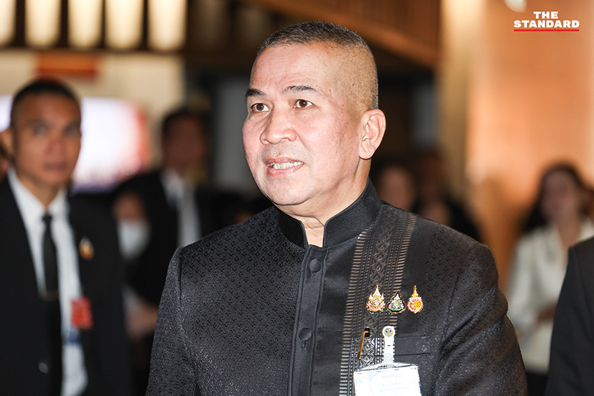 พิพัฒน์ รัชกิจประการ รองนายกรัฐมนตรี เป็นประธานการประชุมคณะรัฐมนตรี 9