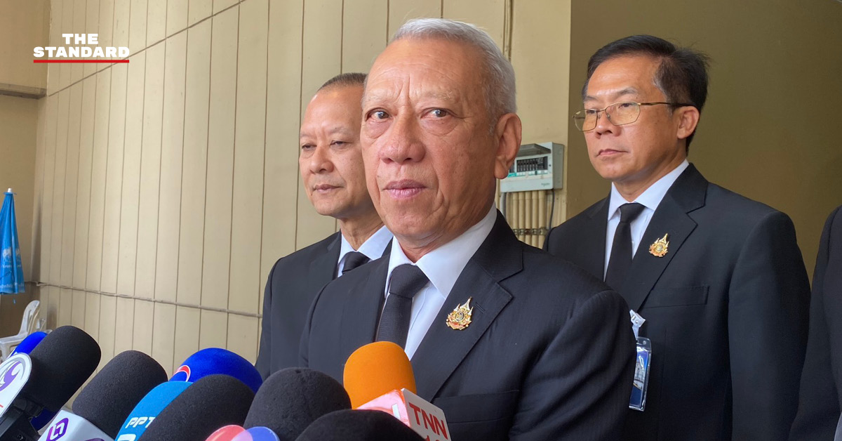 ภาพพิพัฒน์ รัชกิจประการ รองนายกรัฐมนตรีและรัฐมนตรีว่าการกระทรวงคมนาคม
