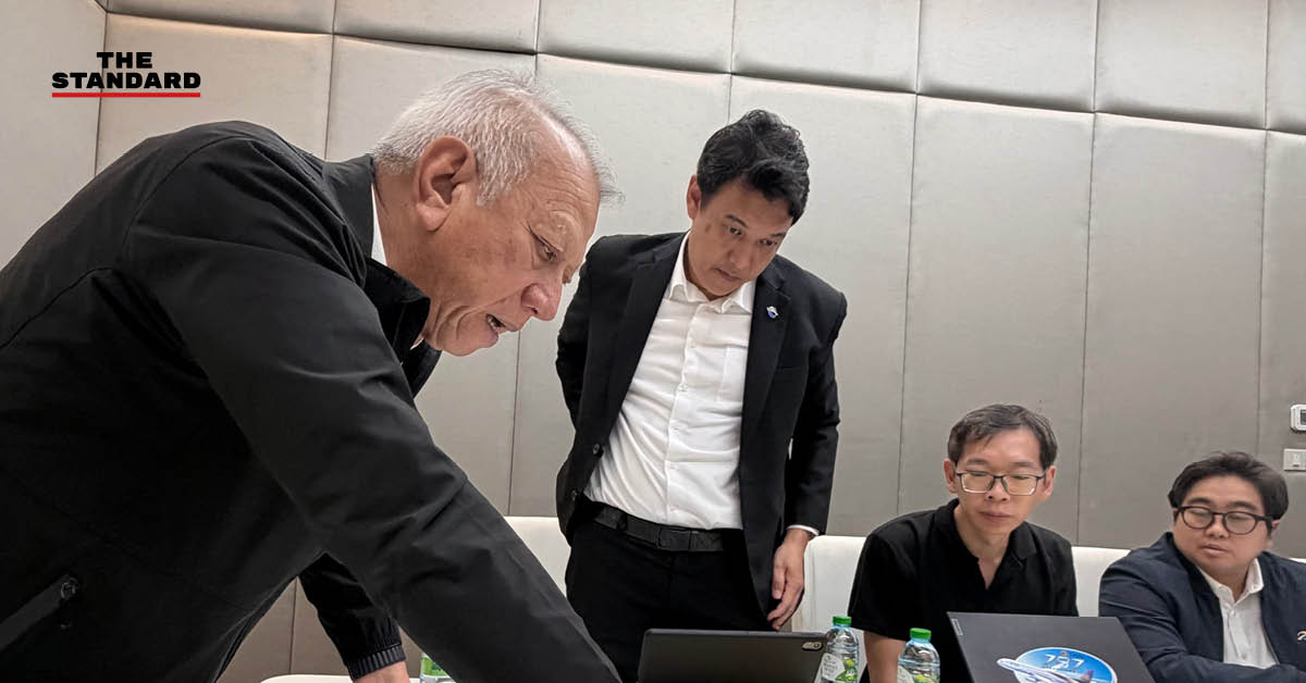 พิพัฒน์ รัชกิจประการ รองนายกรัฐมนตรีและรัฐมนตรีว่าการกระทรวงคมนาคม