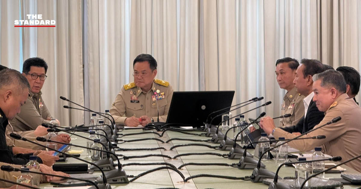 นายกรัฐมนตรีประชุมหน่วยงานที่เกี่ยวข้องเพื่อแก้ไขปัญหาน้ำท่วมกรุงเทพมหานคร
