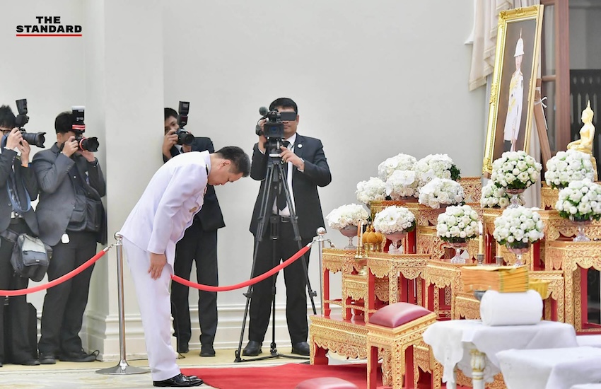 นายกรัฐมนตรีและคณะรัฐมนตรีร่วมพิธีบำเพ็ญกุศลสตมวาร 100 วัน ถวายพระกุศลแด่เจ้าฟ้าพัชรกิติยาภาฯ ณ ทำเนียบรัฐบาล 2