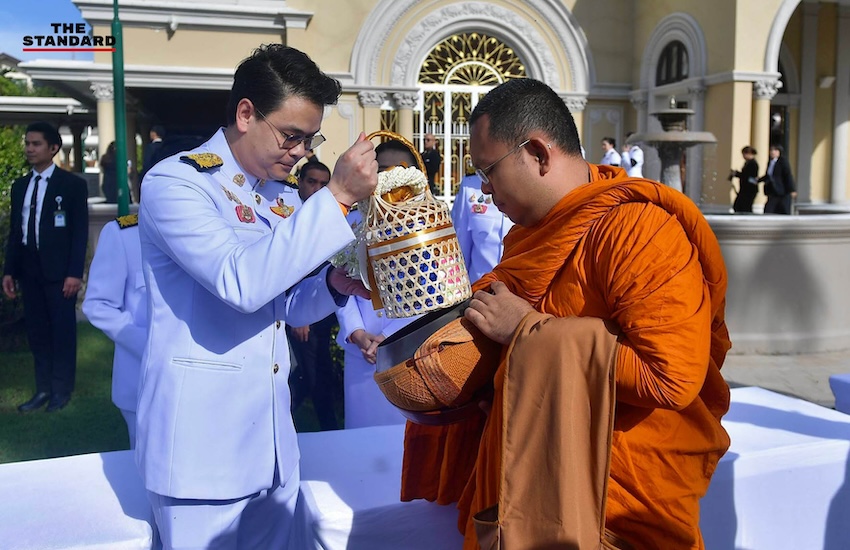 นายกรัฐมนตรีและคณะรัฐมนตรีร่วมพิธีบำเพ็ญกุศลสตมวาร 100 วัน ถวายพระกุศลแด่เจ้าฟ้าพัชรกิติยาภาฯ ณ ทำเนียบรัฐบาล 6