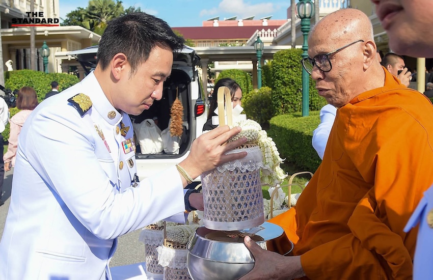 นายกรัฐมนตรีและคณะรัฐมนตรีร่วมพิธีบำเพ็ญกุศลสตมวาร 100 วัน ถวายพระกุศลแด่เจ้าฟ้าพัชรกิติยาภาฯ ณ ทำเนียบรัฐบาล 8