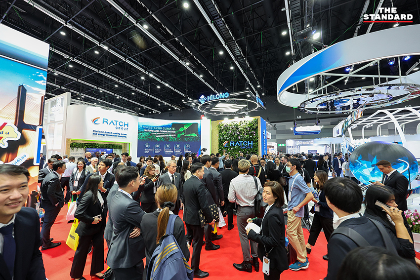 ภาพนายกรัฐมนตรีกล่าวปาฐกถาบนเวทีงาน Gastech 2026 10