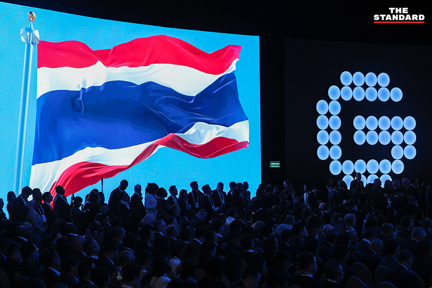 ภาพนายกรัฐมนตรีกล่าวปาฐกถาบนเวทีงาน Gastech 2026 12