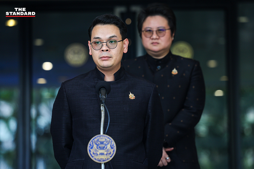 อนุทิน ชาญวีรกูล นายกรัฐมนตรี นำประชุมคณะรัฐมนตรี 3