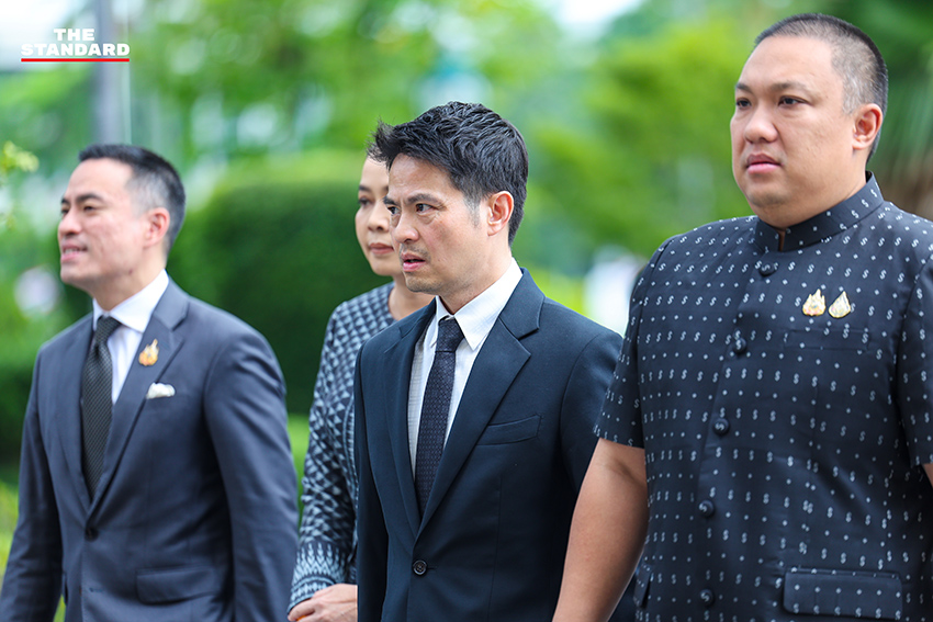 อนุทิน ชาญวีรกูล นายกรัฐมนตรี นำประชุมคณะรัฐมนตรี 4