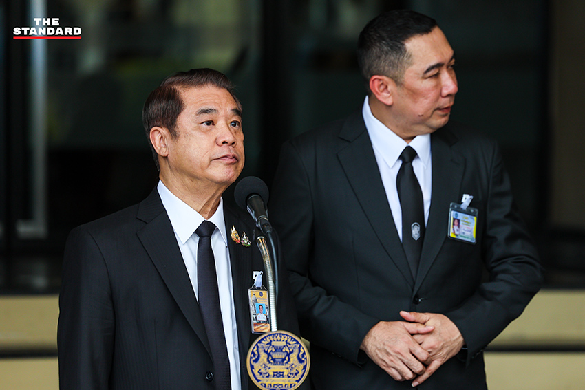 อนุทิน ชาญวีรกูล นายกรัฐมนตรี นำประชุมคณะรัฐมนตรี 5